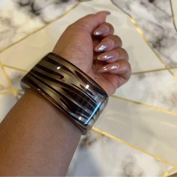 Zebra Lucite Shimmery Brown Chunky Bracelet Bangle - Picture 1 of 4